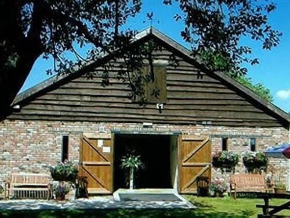 The Flying Fish Stables 1/21