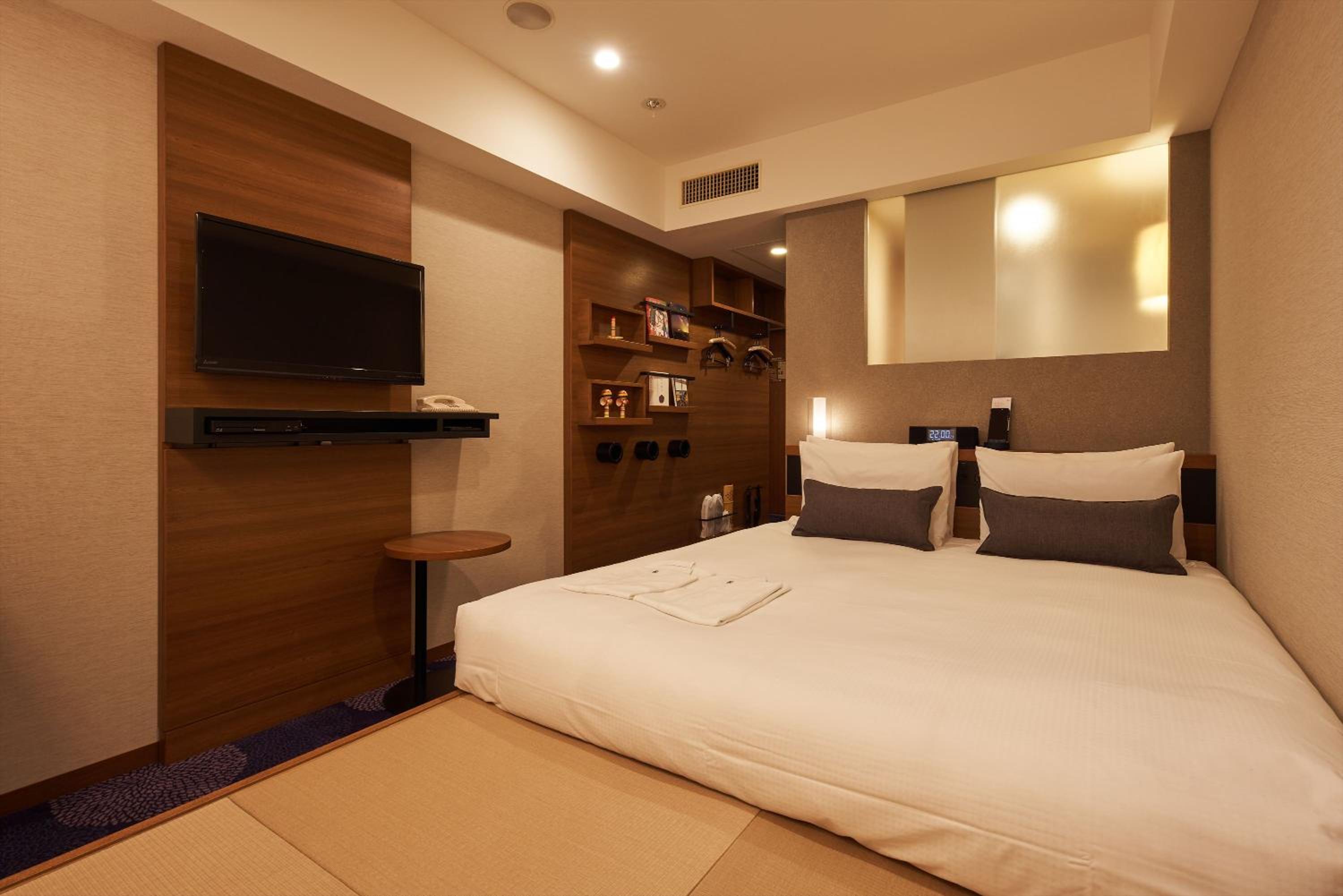 Forus, Double Bed