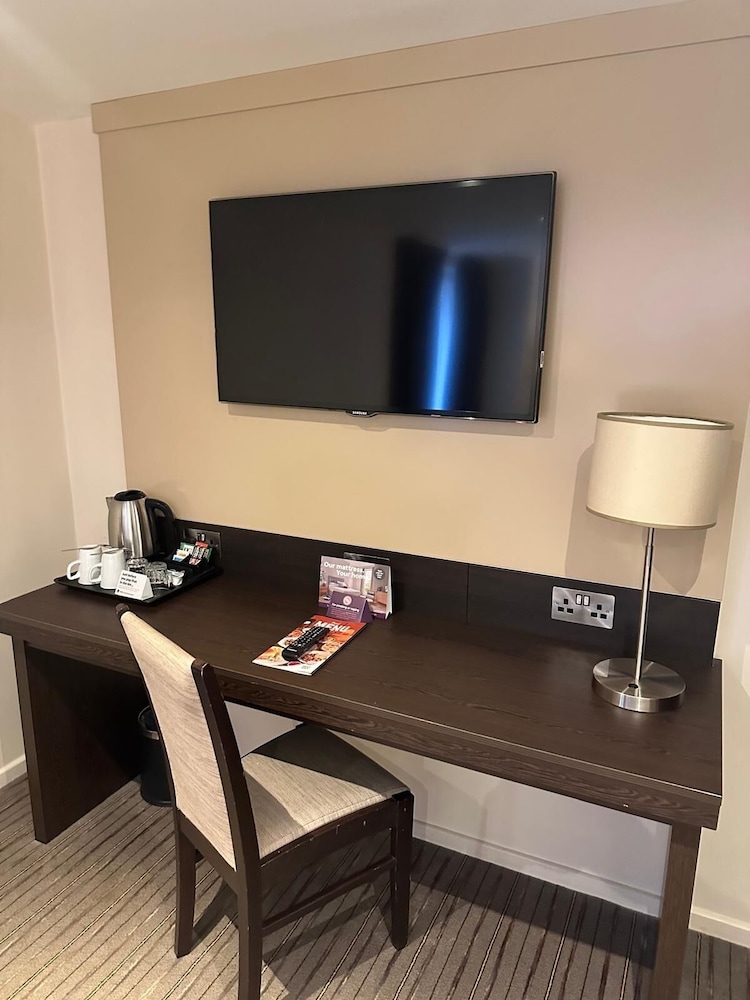 Premier Inn Wirral (Two Mills) 24/27