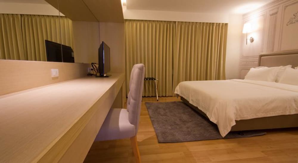 THEE BANGKOK HOTEL 20/65