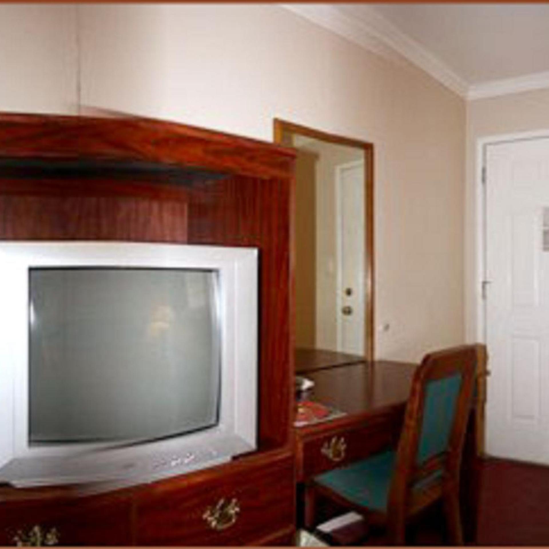 Sunset Inn and Suites 20/24