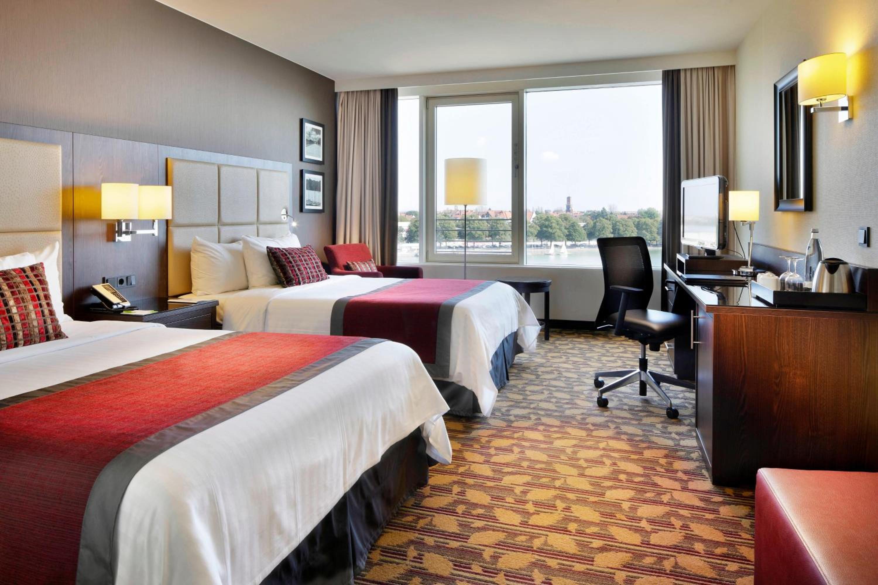 Room, Twin Beds, Lake Front, Lake Side