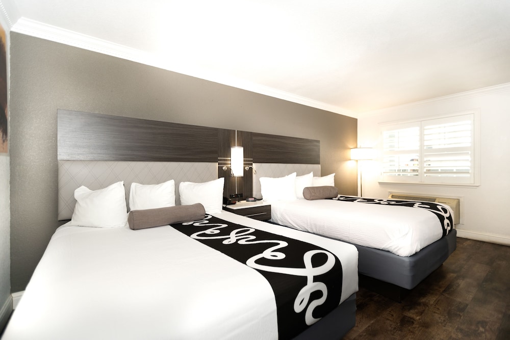 Rodeway Inn San Jose HWY-101 Tully Rd Exit 16/27