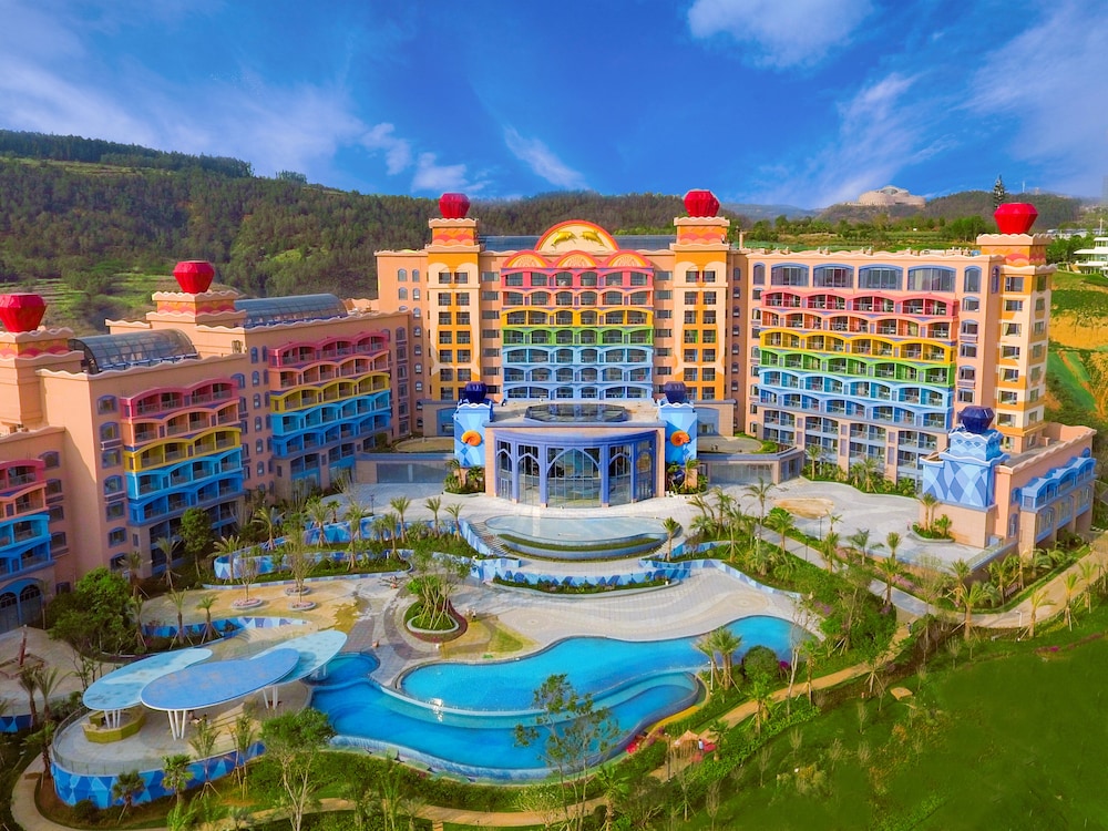 Dolphin Bay Hotel 36/38