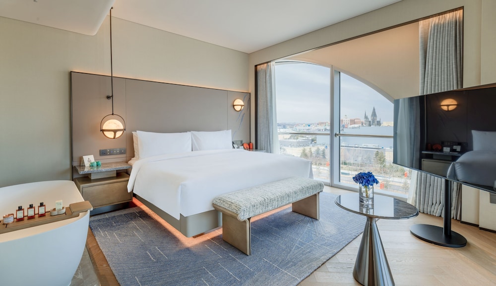 Superior, Suite, Resort View