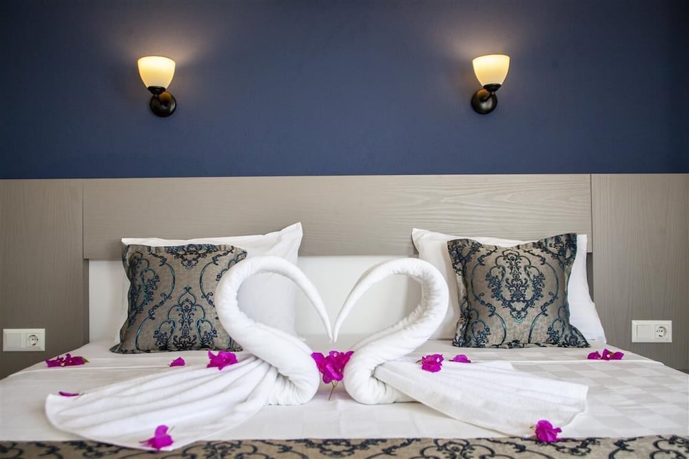 Demyra Boutique Hotel 13/28