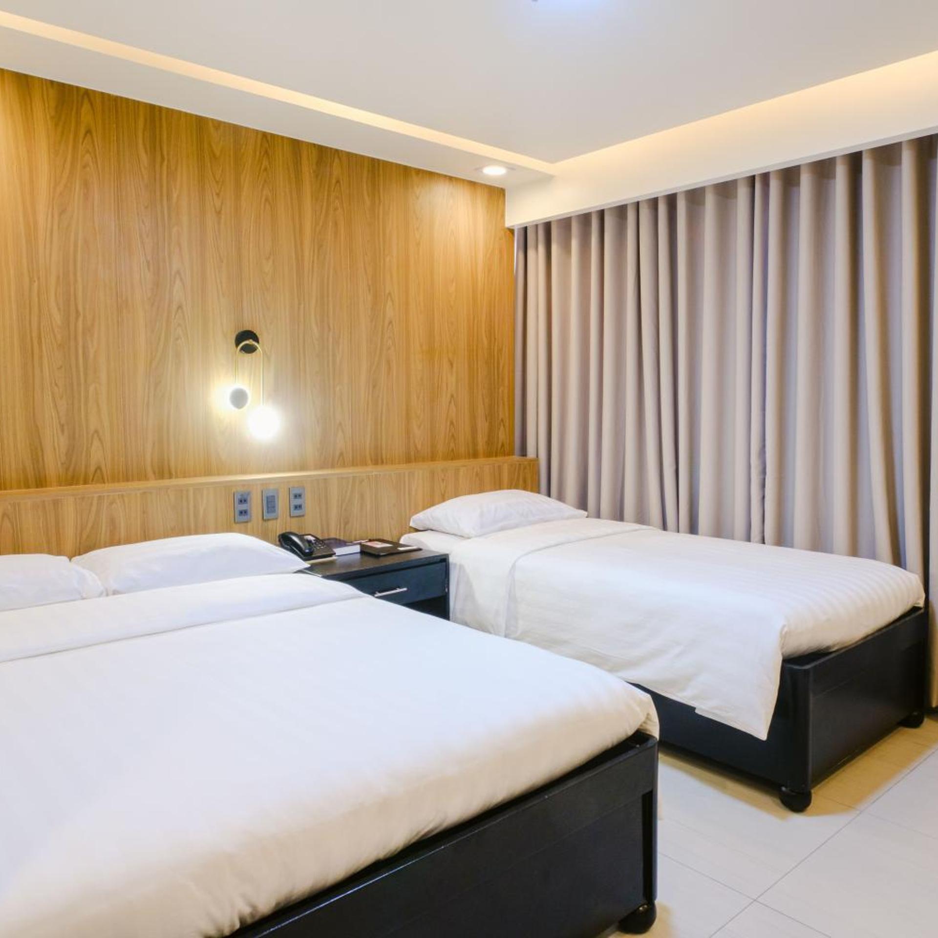 Deluxe, Double Bed