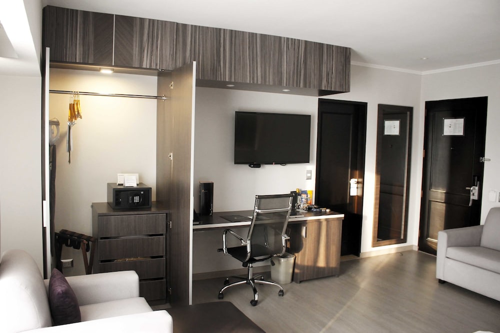 Sol de Oro Hotel And Suites 58/65