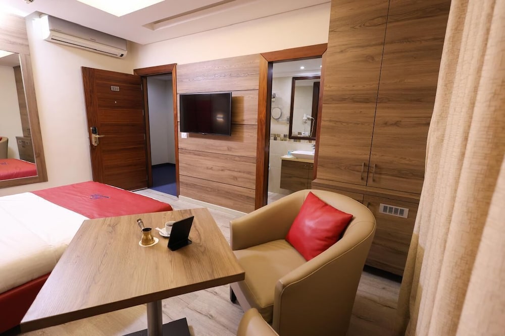 Ibiza hotel 18/50