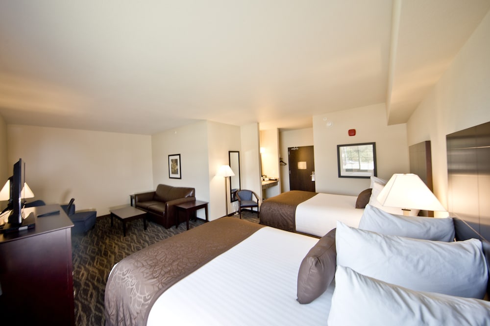 Boulders Inn Amp Suites Oak Ridge 11/50