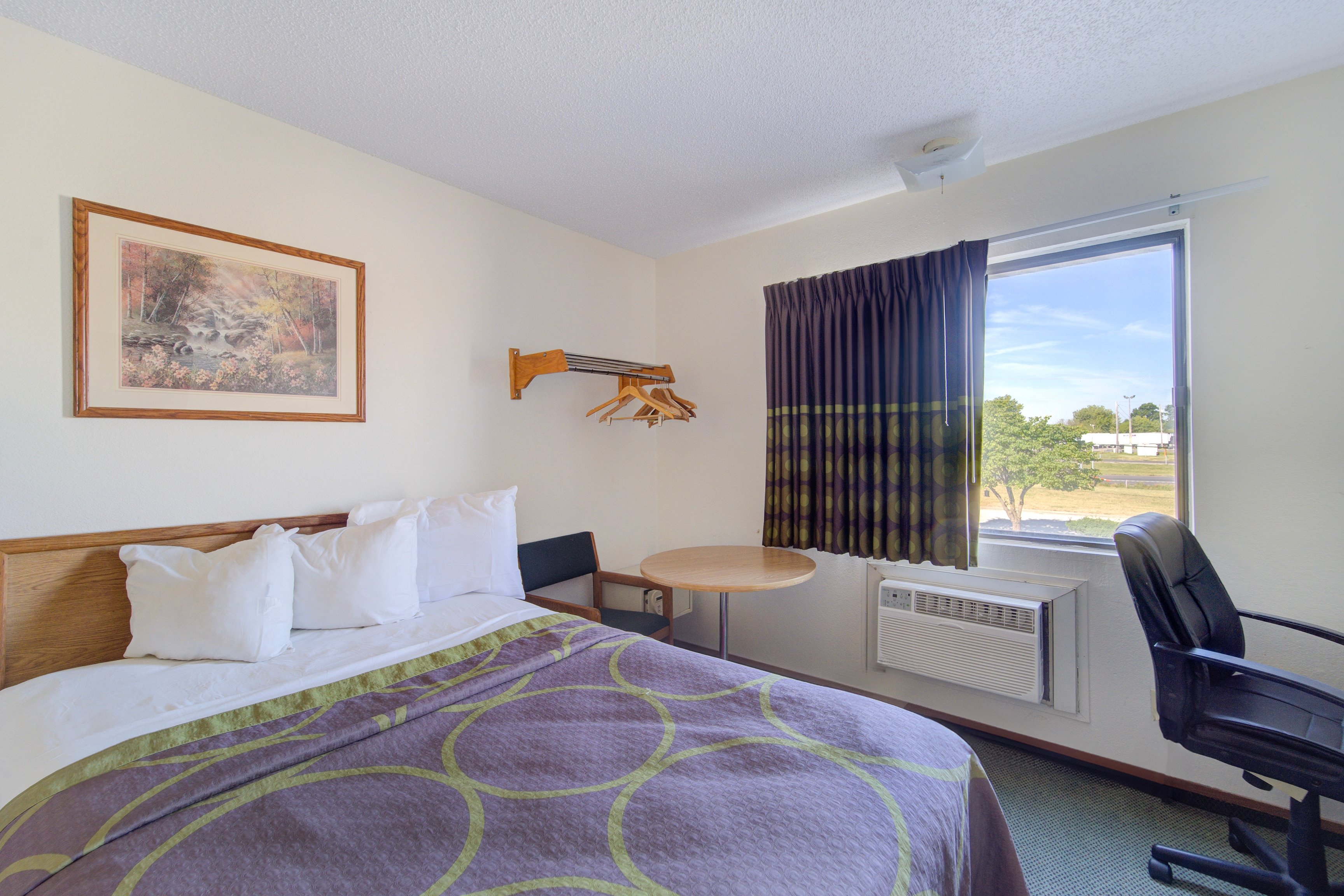 Capital O Amerihost Inn and Suites Kingdom City Hwy 54 MO 15/54