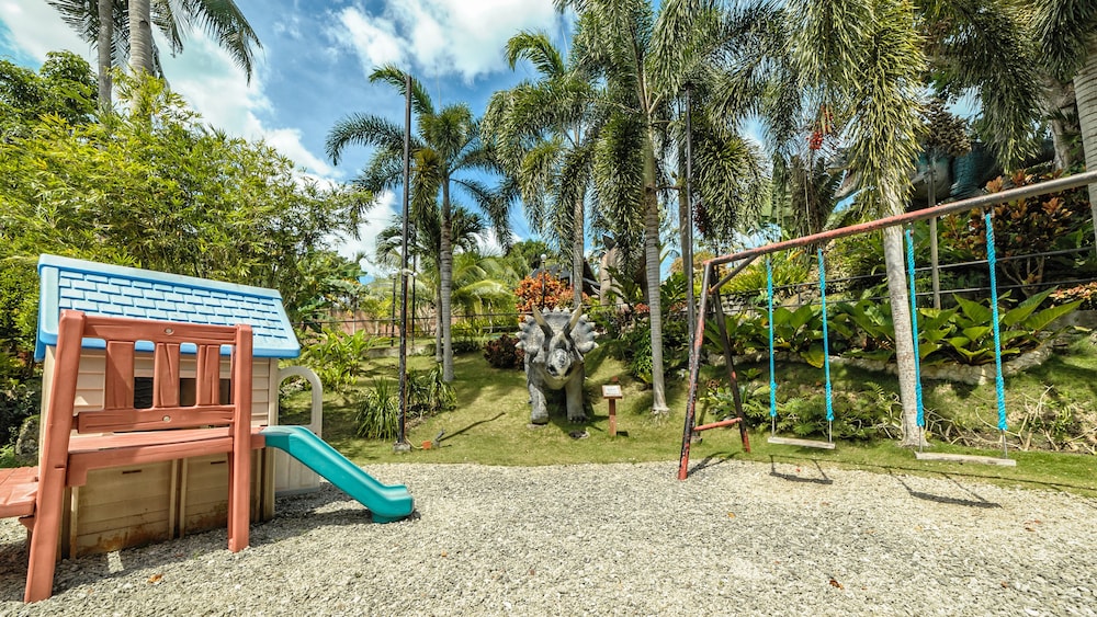 Flushing Meadows Resort and Playground 28/50