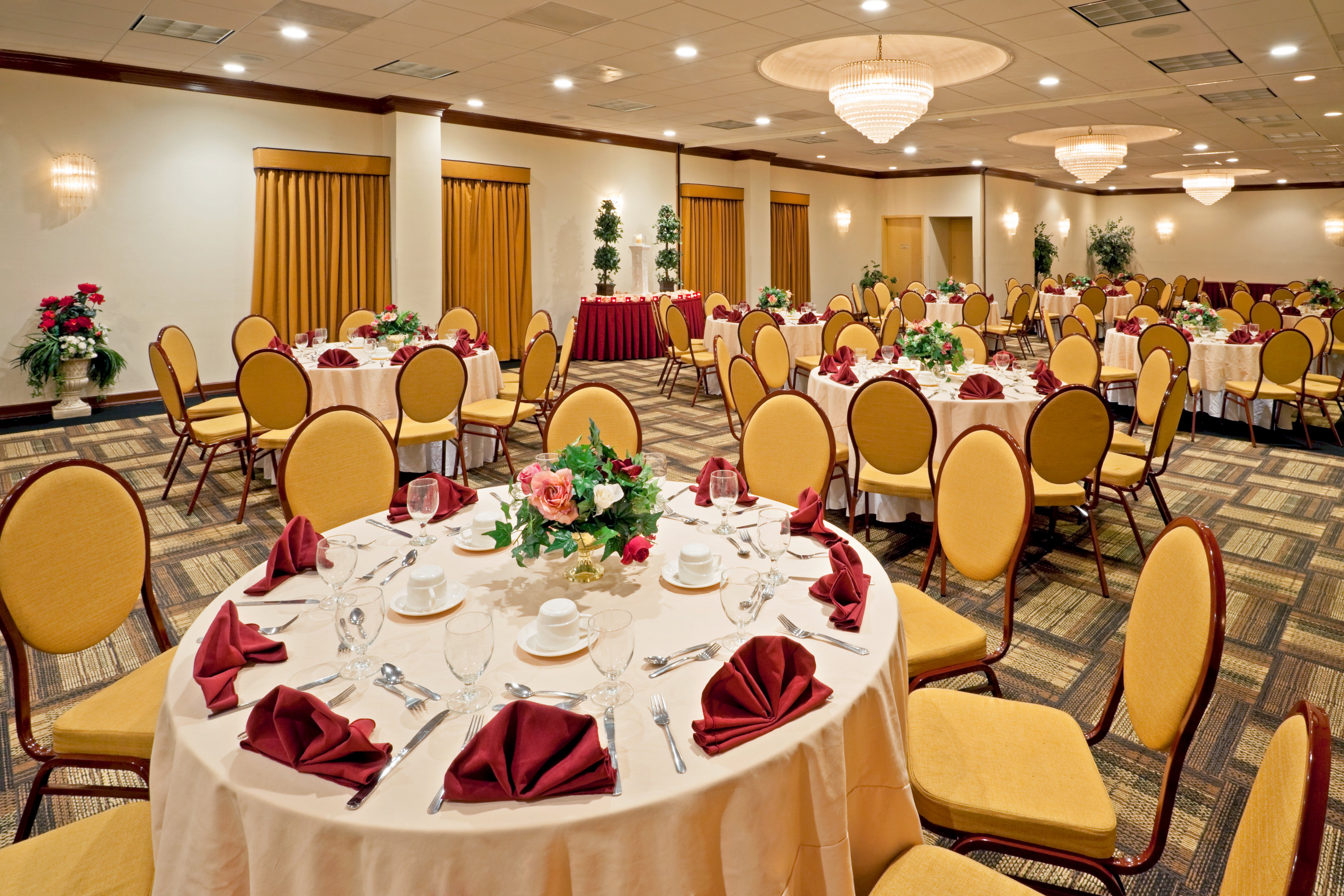 Garner Hotel Totowa by IHG 46/74