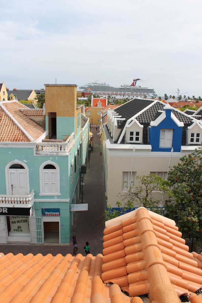 Curacao Suites Hotel 7/66