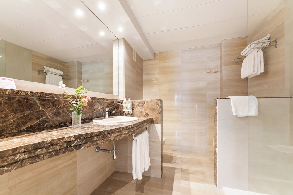 Acacia Suite 39/41