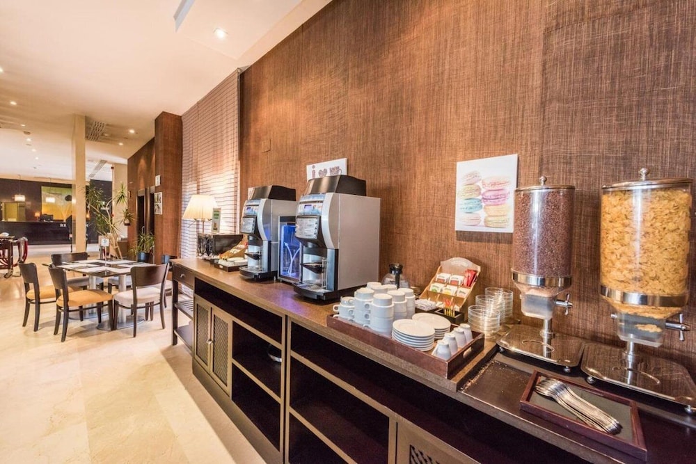 Mercader Hotel 8/50