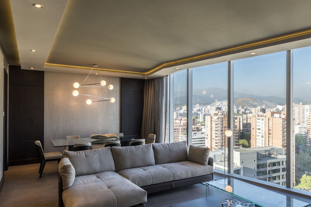 ICON HOTEL 36/58