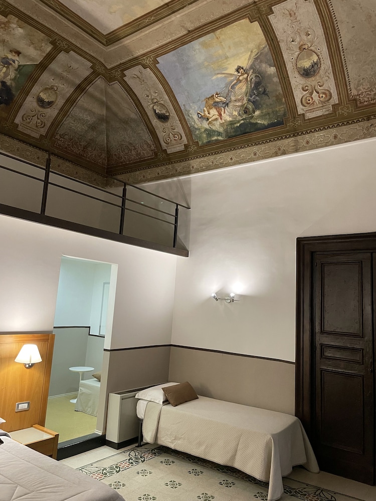 CostantiNapoli 27 18/49