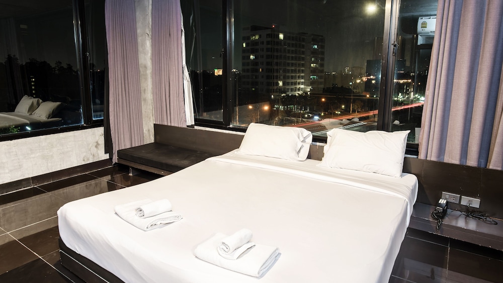 B2 Black Business & Budget Hotel 19/27