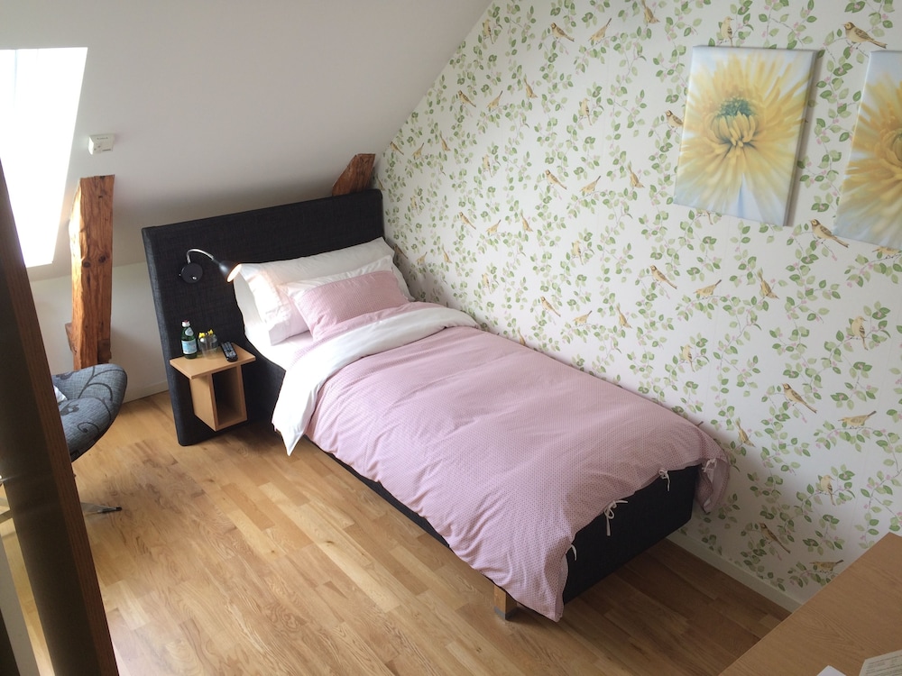 Annas Hotell 13/50