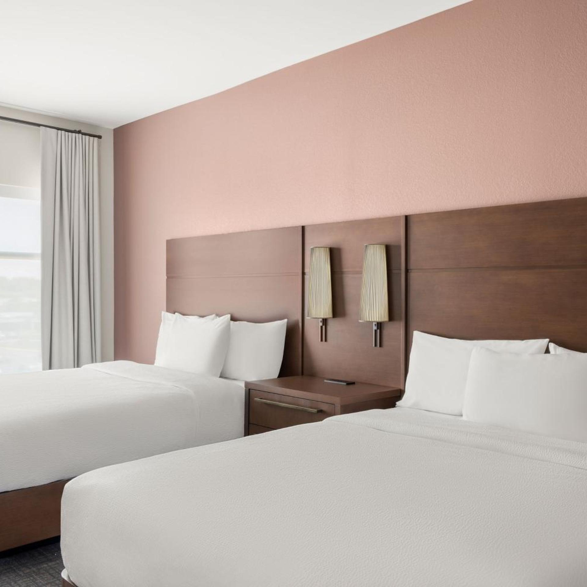 Room, King Bed, Skyline View, Accessible