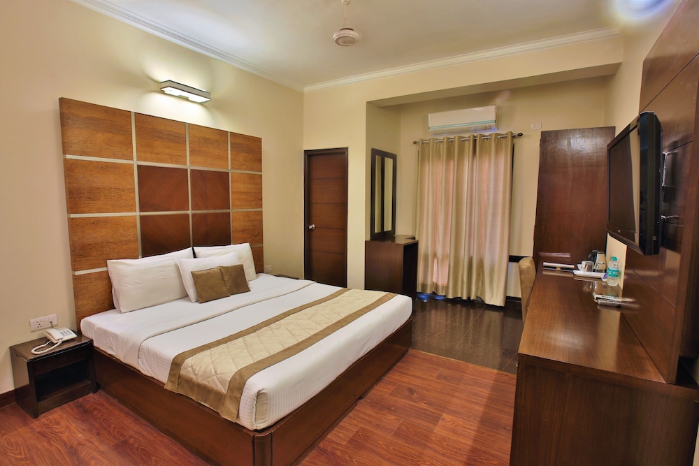 Bloom Hotel - CR Park 7/56