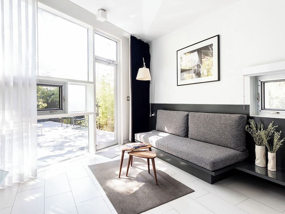 Frame Hotel - Treehouse (formerly Kimber Modern) 29/46