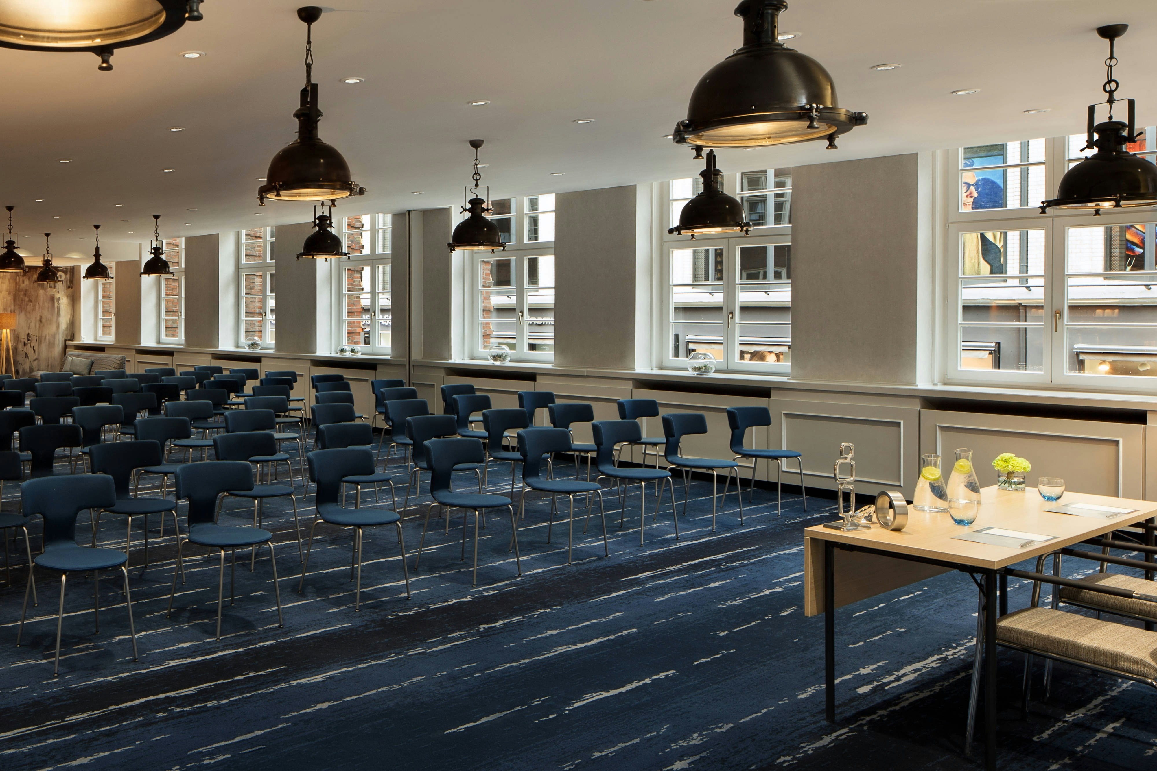 Renaissance Hamburg Hotel 33/63