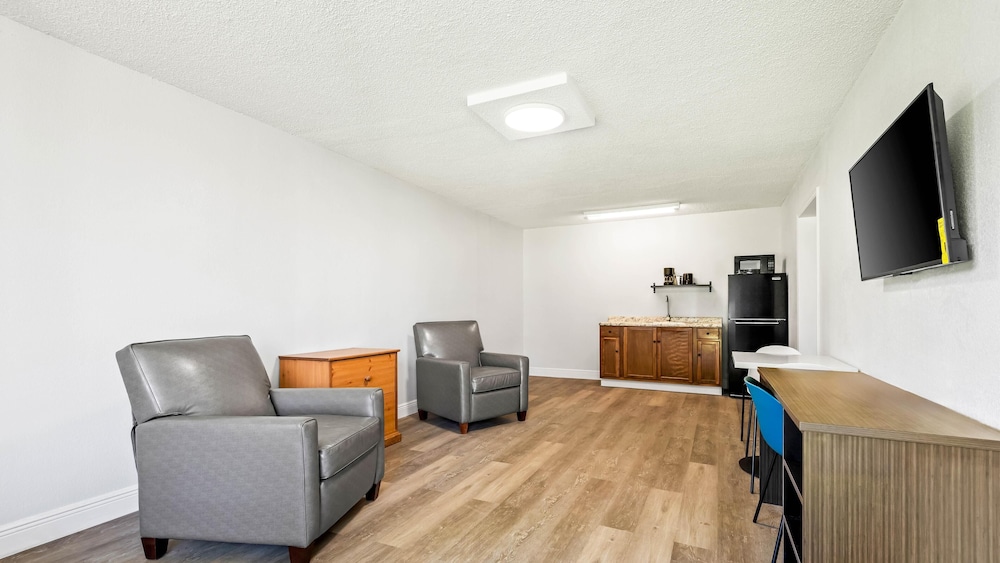 Studio6 Hammond, LA – I12 – I55 34/49