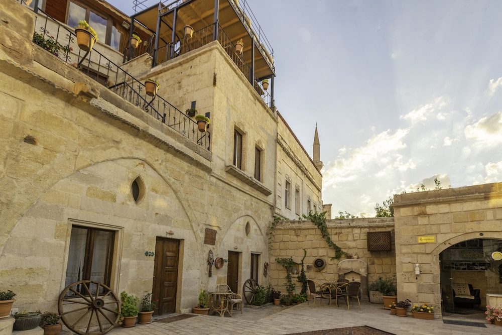 Mystic Cave House Hotel 36/50