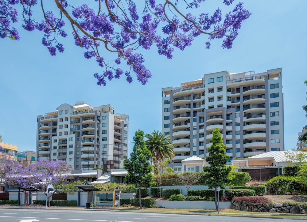 The Oasis Apartments 4/66