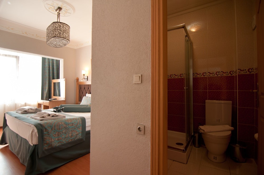 Blue Tuana Hotel 18/70
