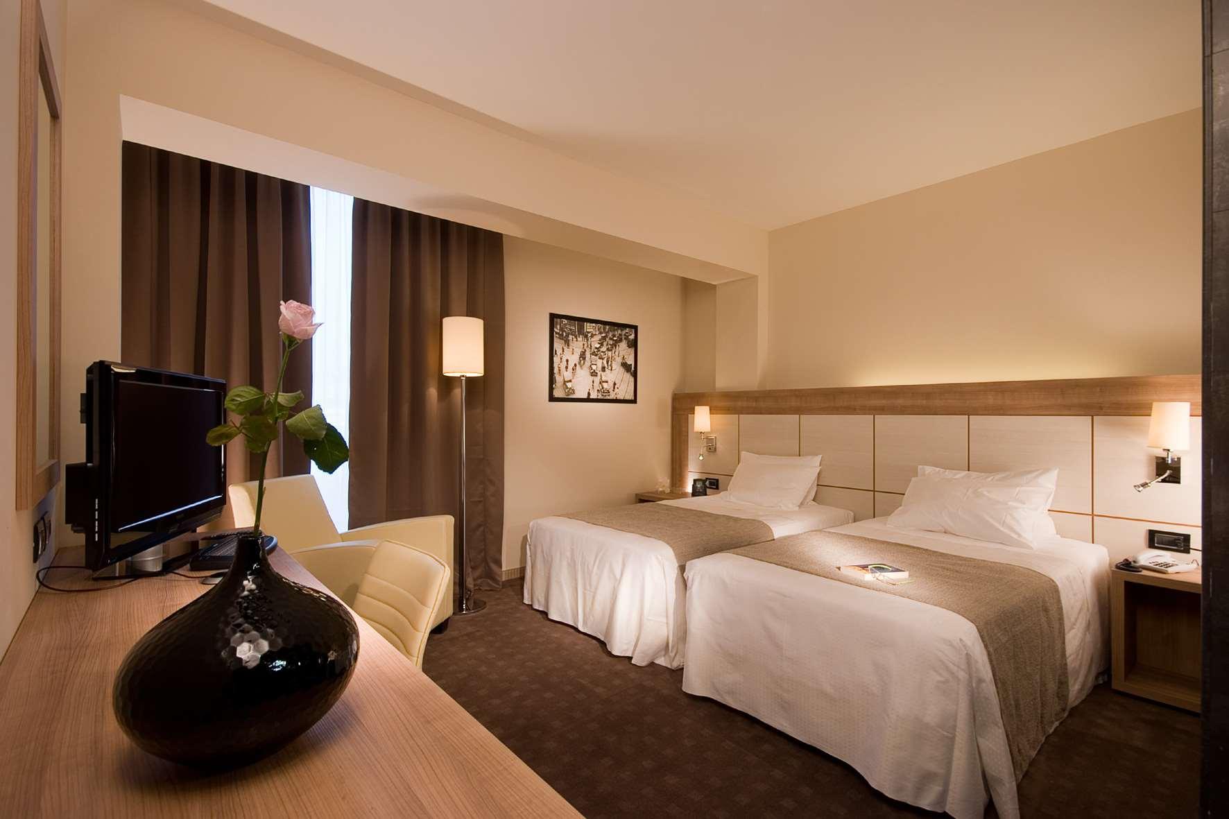 GUEST ROOM, TWIN BEDS, ACCESSIBLE