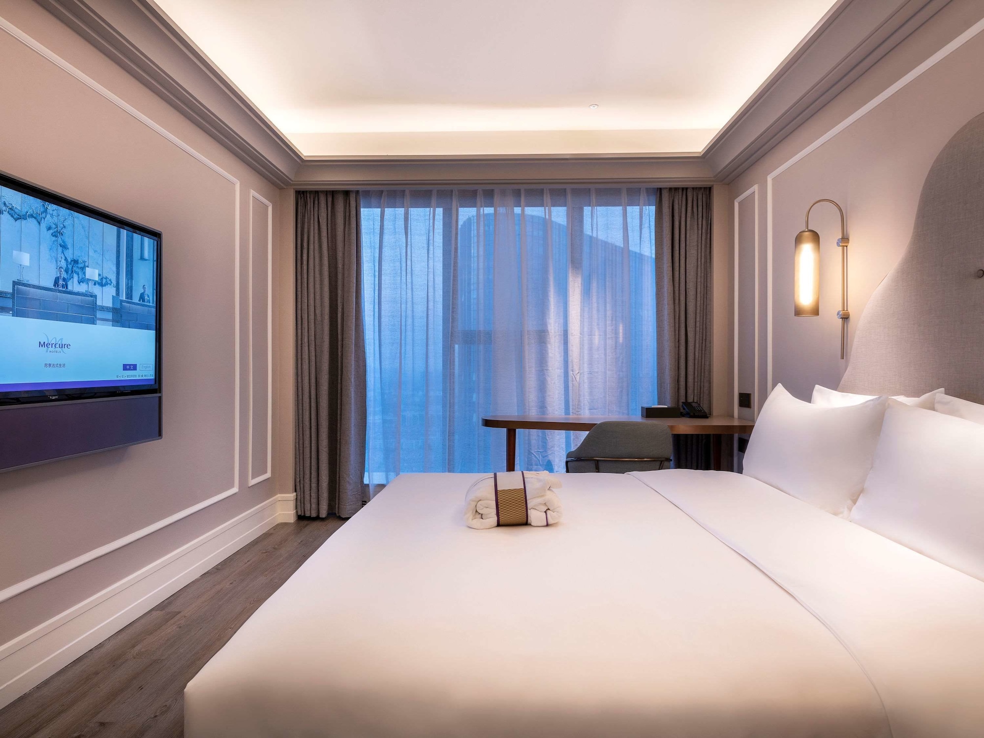 SUPERIOR, KING BED