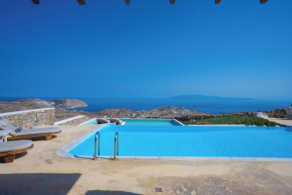 Amallini Suites 43/50