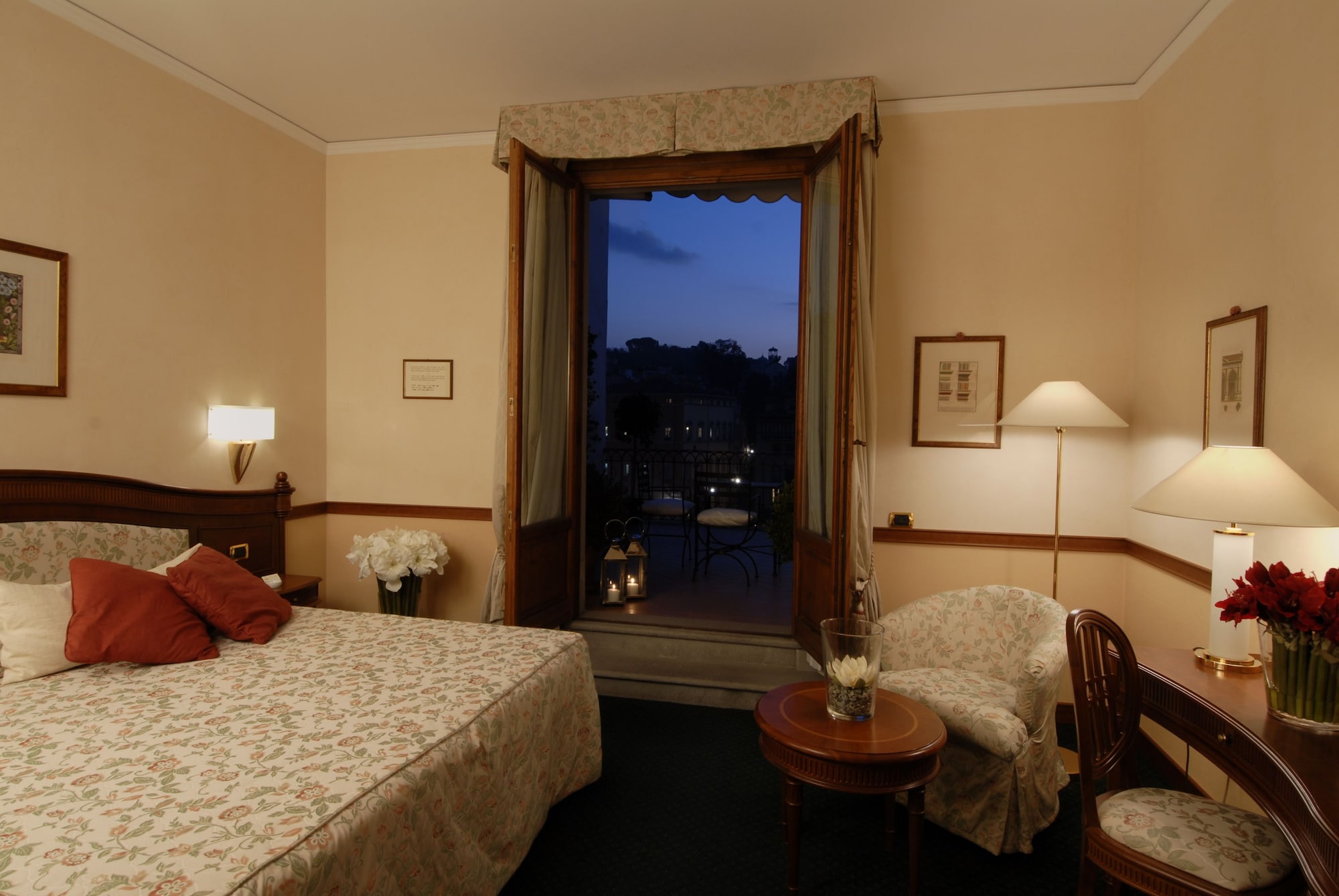 EXECUTIVE, DOUBLE BED