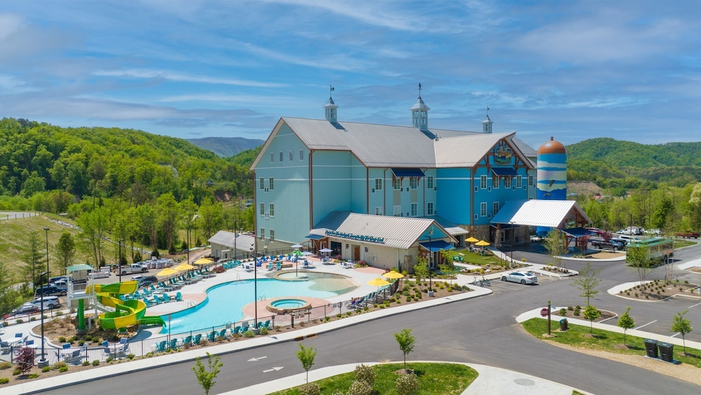 The Lodge at Camp Margaritaville 3/30