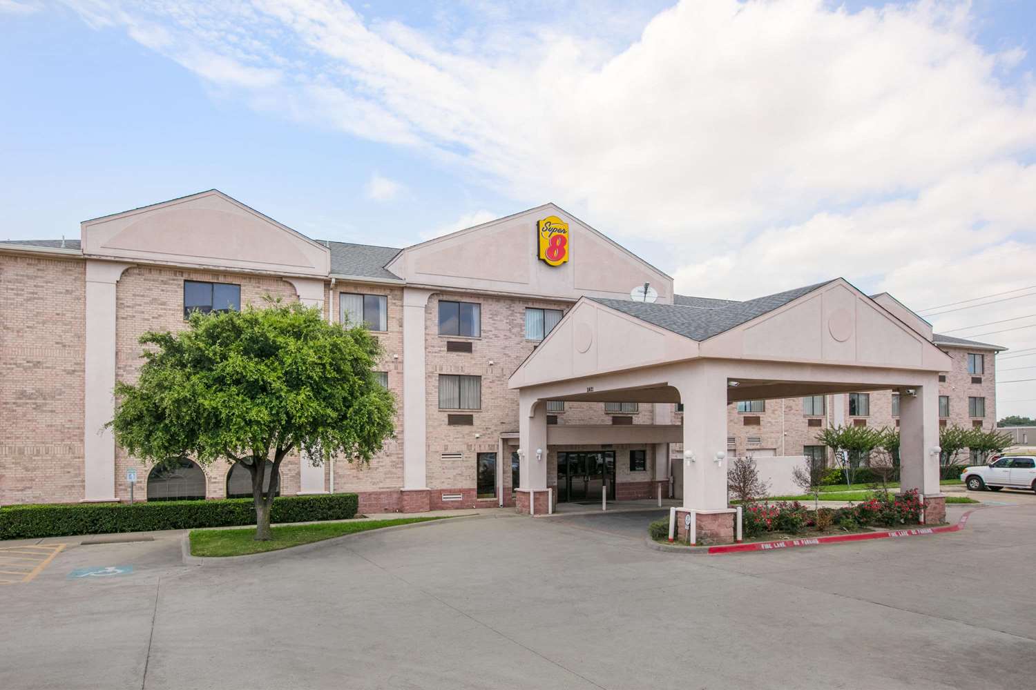 Super 8 by Wyndham Garland North Dallas Area 27/29