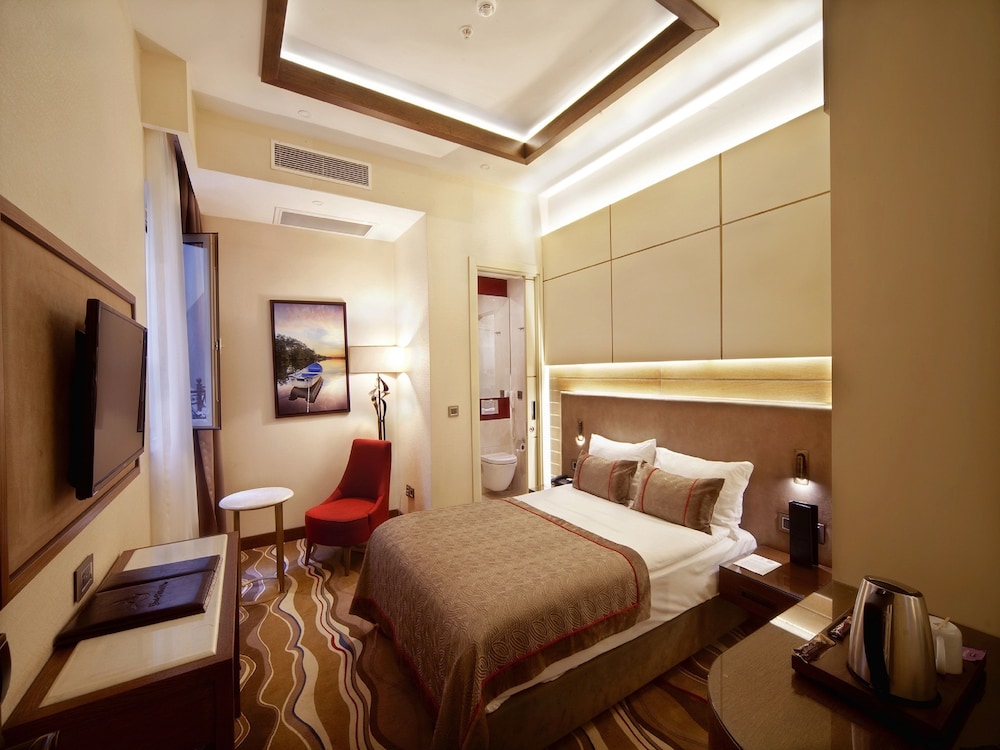 Grand Hotel de Pera 13/50