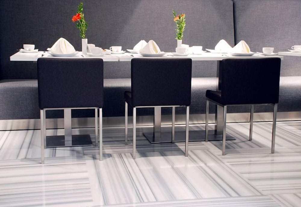Met Boutique Hotel 32/36