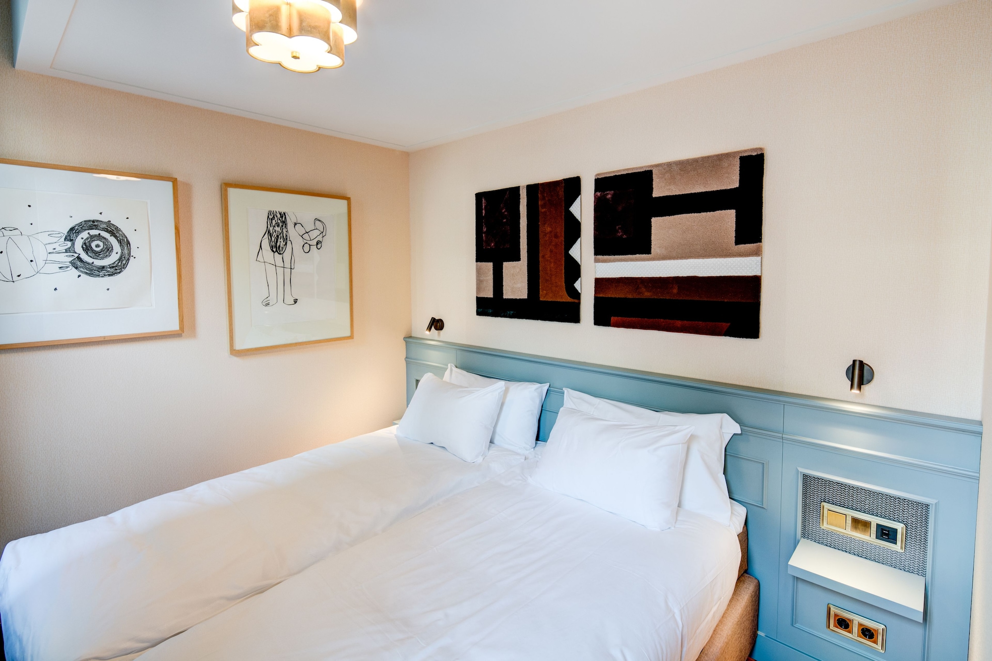 غرفة أساسية بسرير كوين، Hotel Mercier 2/10