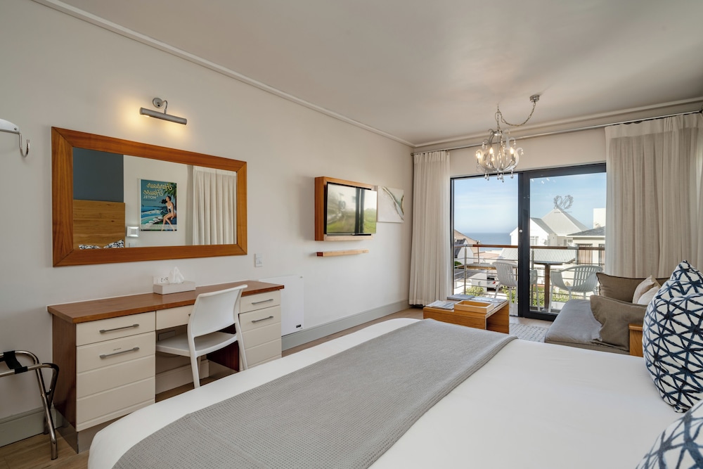 Village, Studio, King Bed, New Wing