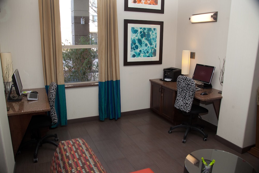 Fairfield Inn Suites By Marriott Grand Junction Downtown 50/51