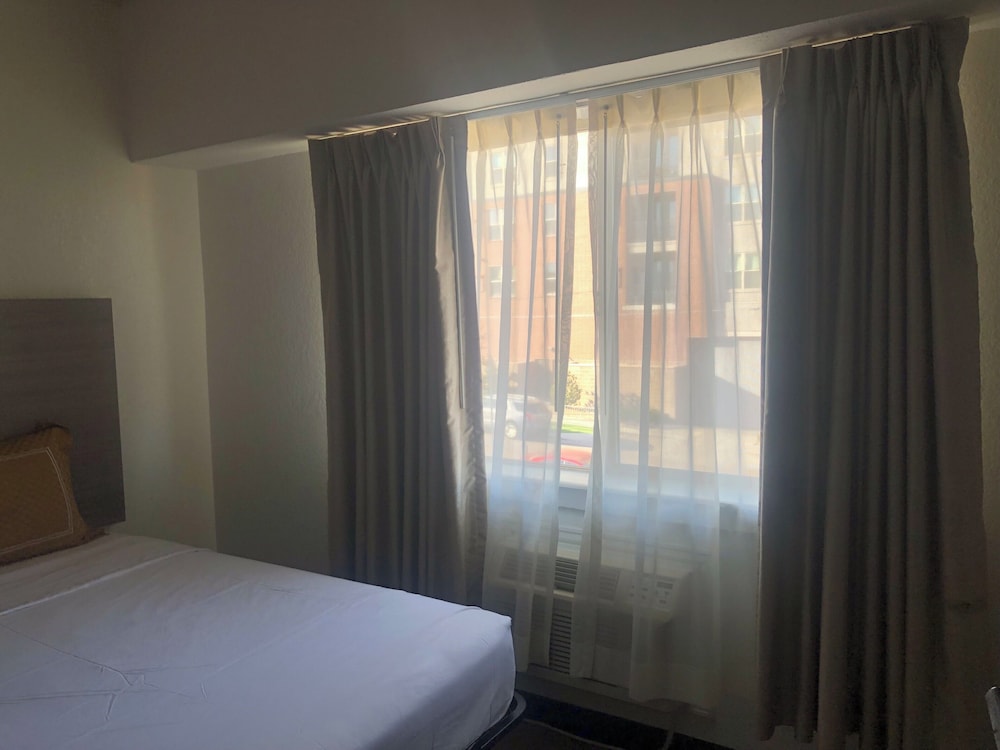 Inn at the Highlands Denver Downtown 20/50