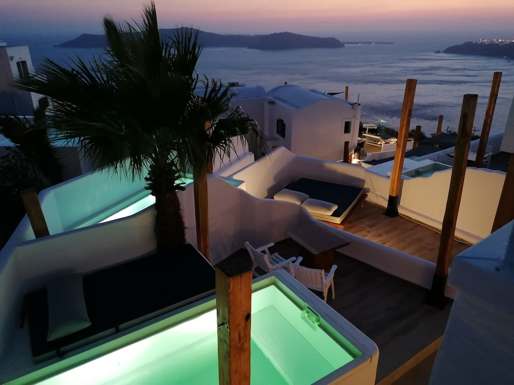 Amaze Suites 54/65