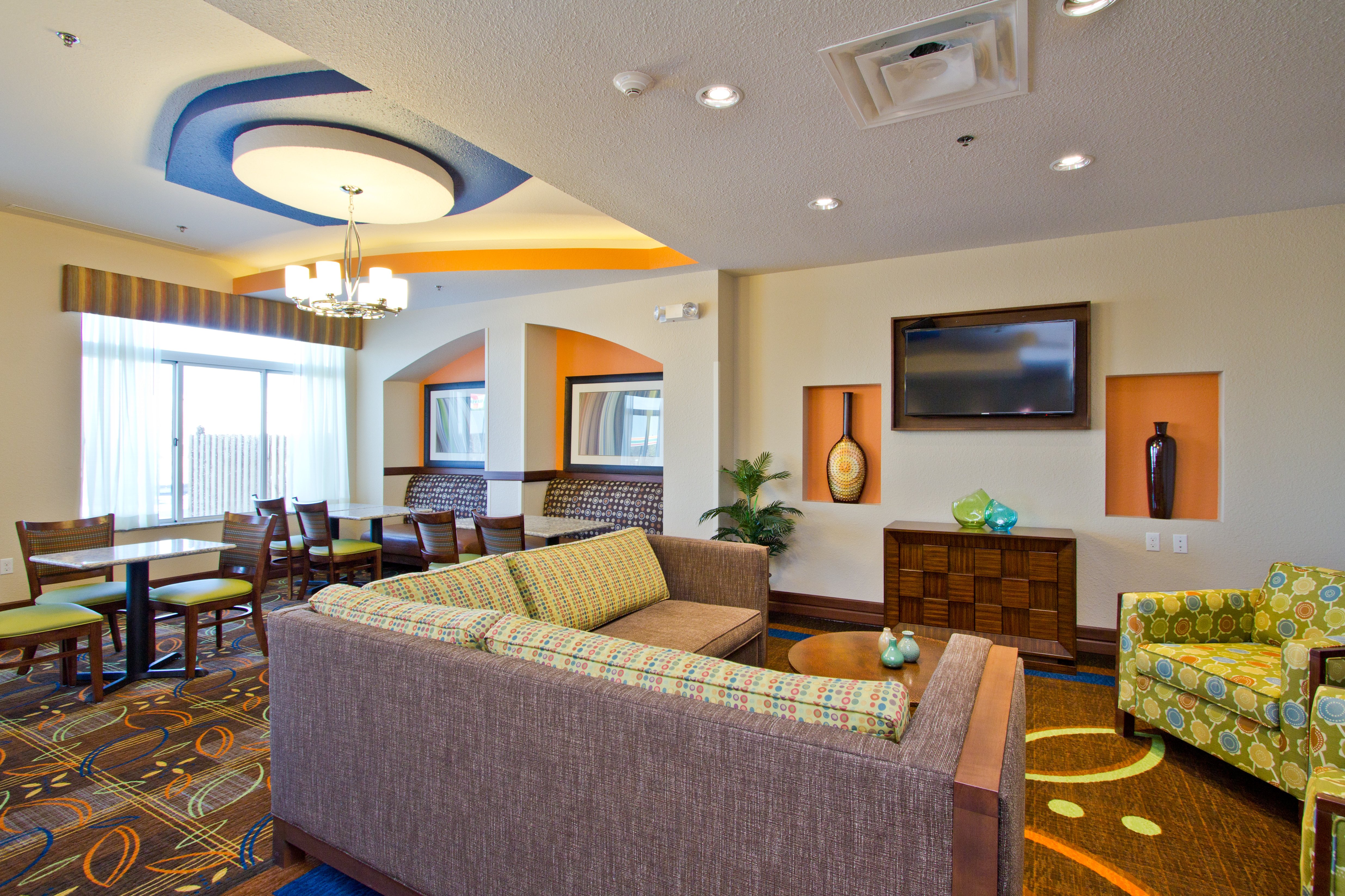 Holiday Inn Express Hotel Suites Denver East Peoria Street 34/59