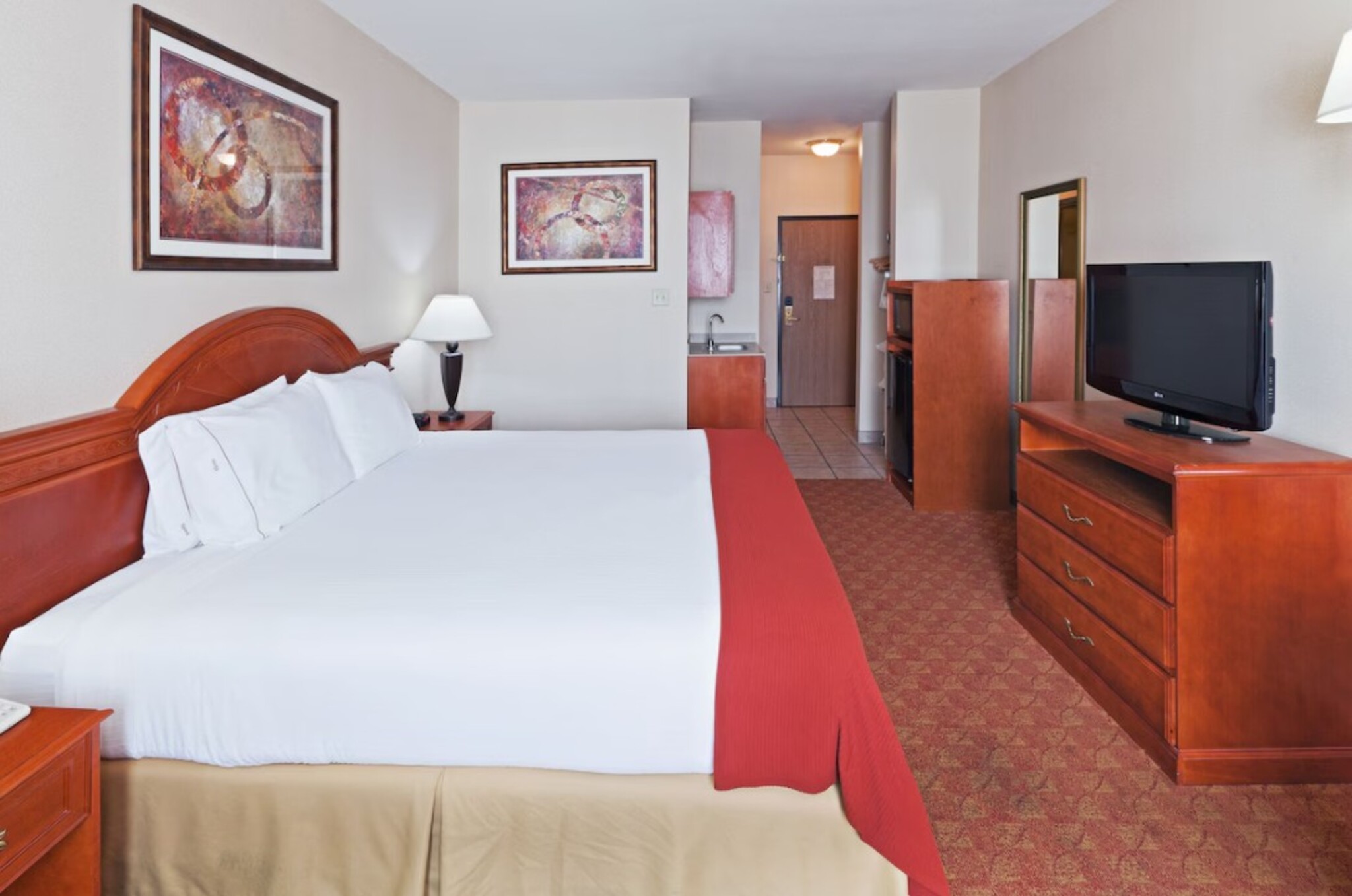 Suite, King Bed, Sofa