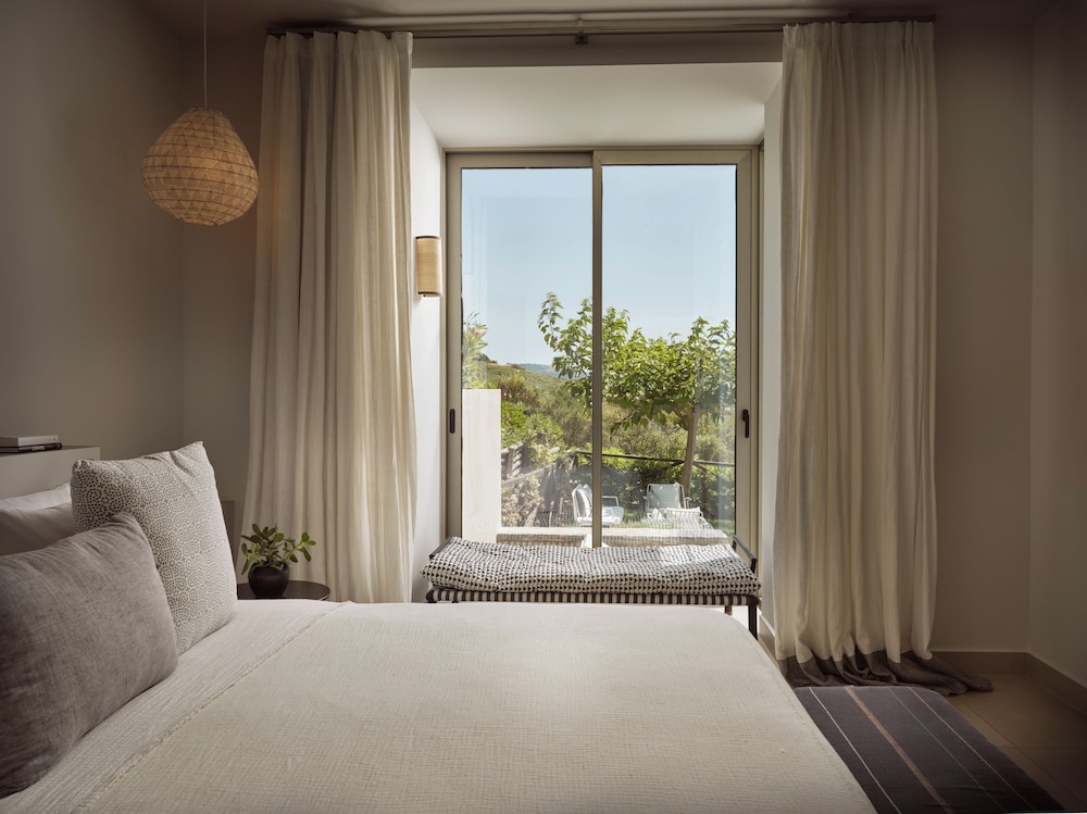 3 BEDROOMS, RESIDENTIAL, POOL, VILLA, PRIVATE GARDEN