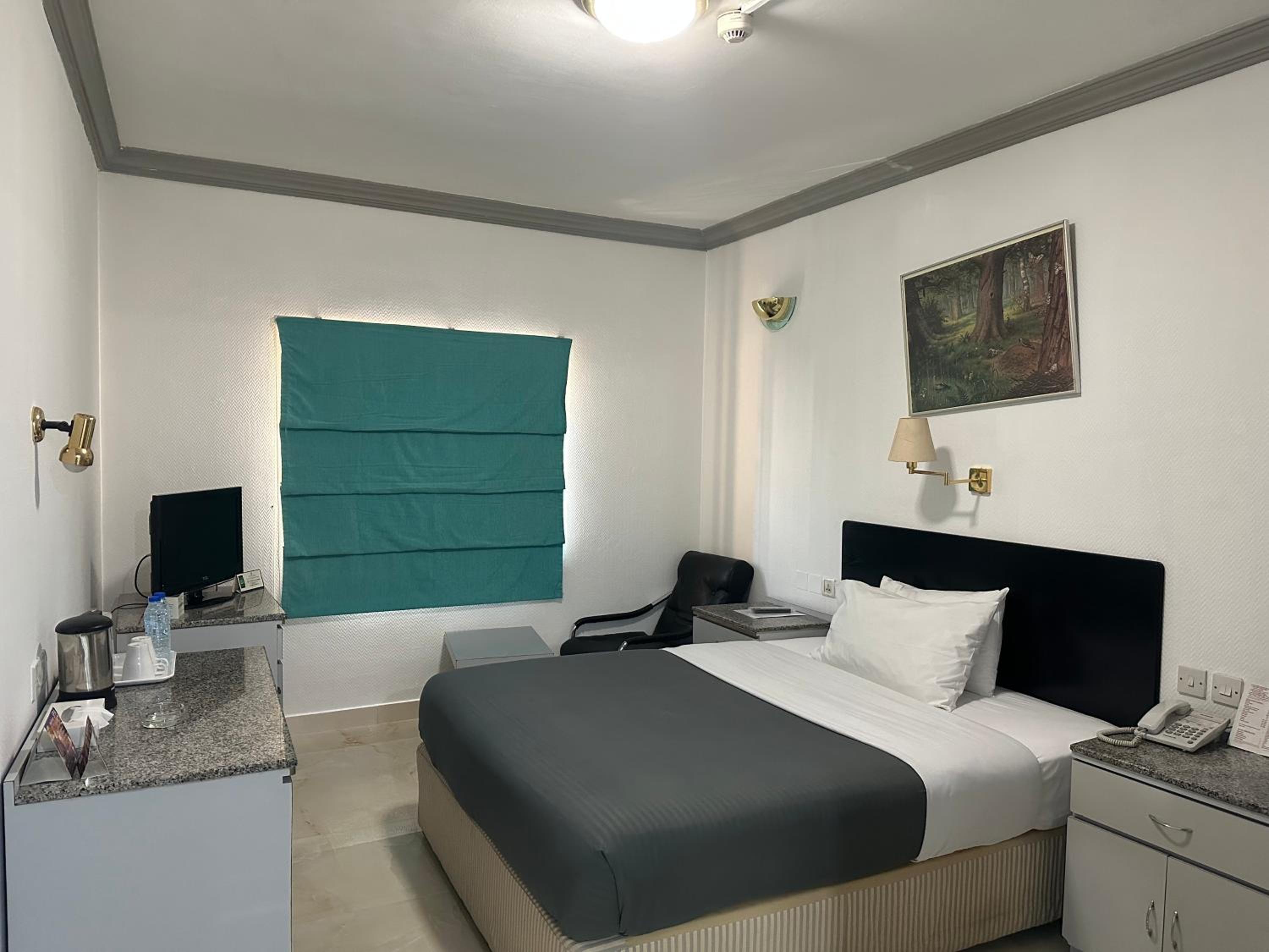 غرفة قياسية بسرير مزدوج أو سريرين منفصلين، Grand Astoria Hotel 7/10