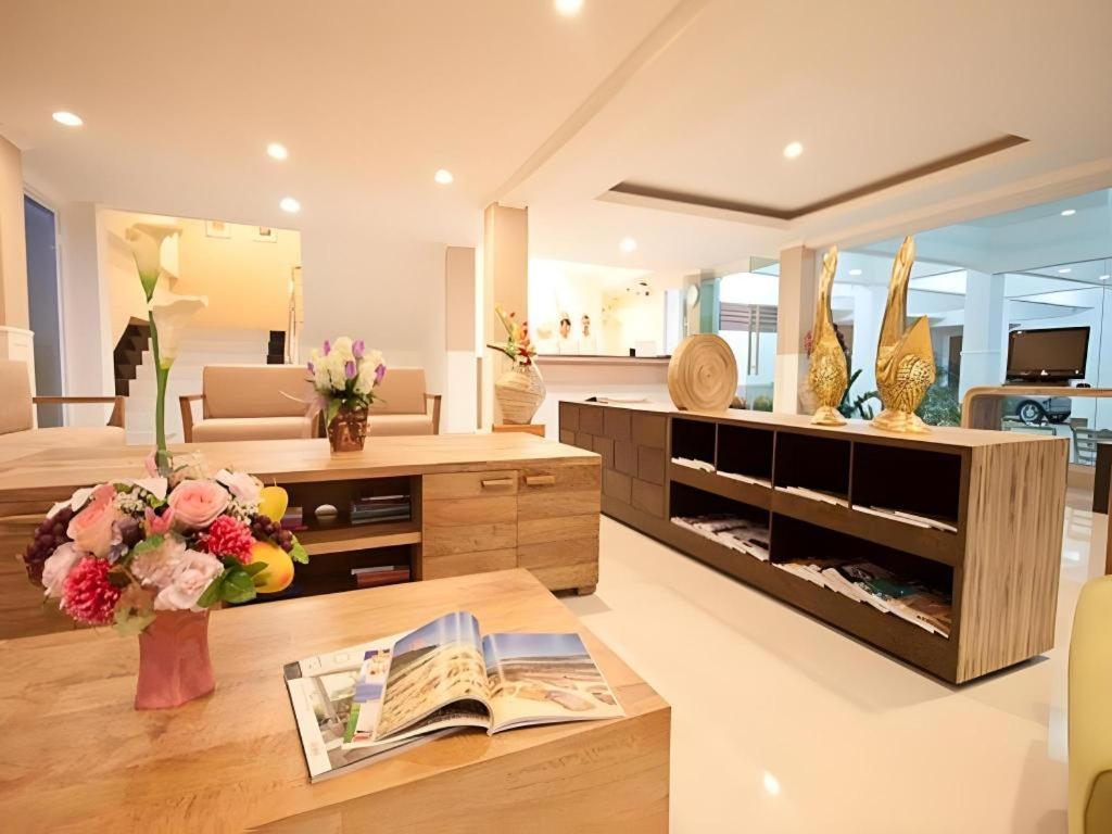 Muanmanee Boutique Hotel 73/81